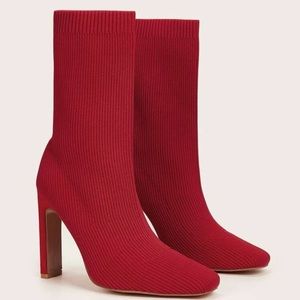 Chunky Heeled Knit Boots ❤️